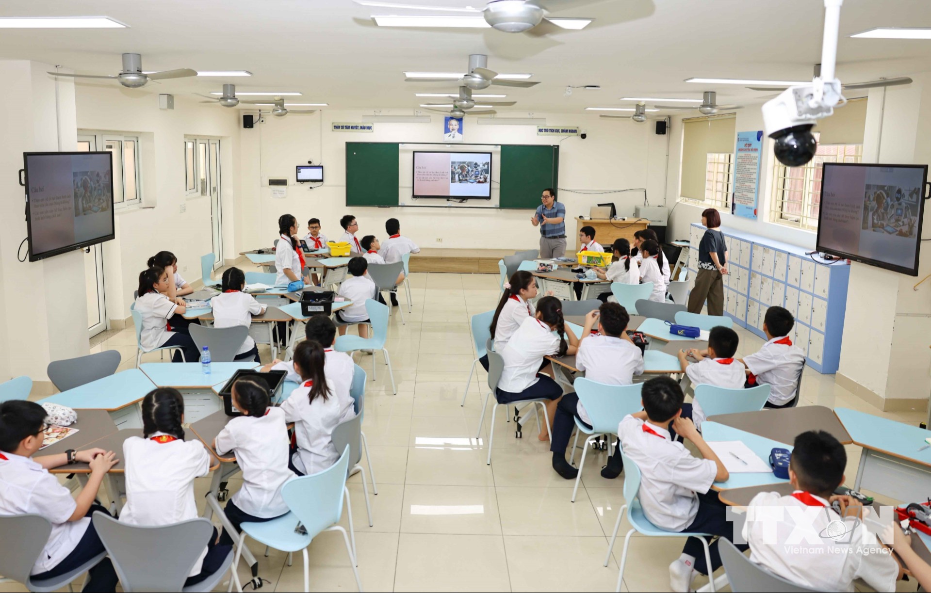 Ngành Giáo dục Thủ đô áp dụng mô hình ba tầng đồng tâm để tổ chức đầu tư có trọng điểm. (Ảnh: Thanh Tùng/TTXVN)